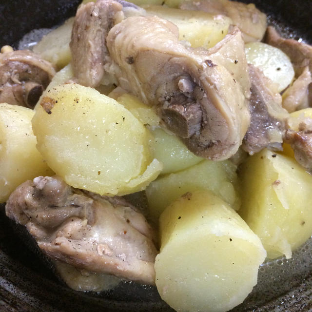 超簡単！鶏ブツ肉とジャガイモの塩煮