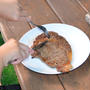 『国産牛肉(交雑種)のリブロースステーキ』の炭火焼