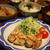 蒸し鶏のパリパリ焼き と　大根の葉のふりかけ。