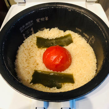 トマトの炊き込みご飯🍅