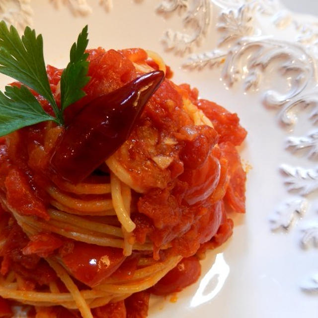 ピリッと辛いシンプルなスパゲッティ・アッラビアータ