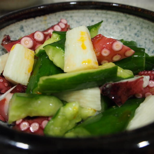 〈おうちのみ大使〉きゅうりと蛸と山芋の昆布茶和え♪