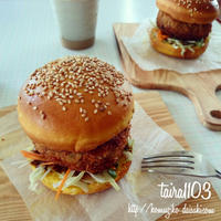 3種類のスパイスで❁カレーバンズのメンチカツハンバーガー