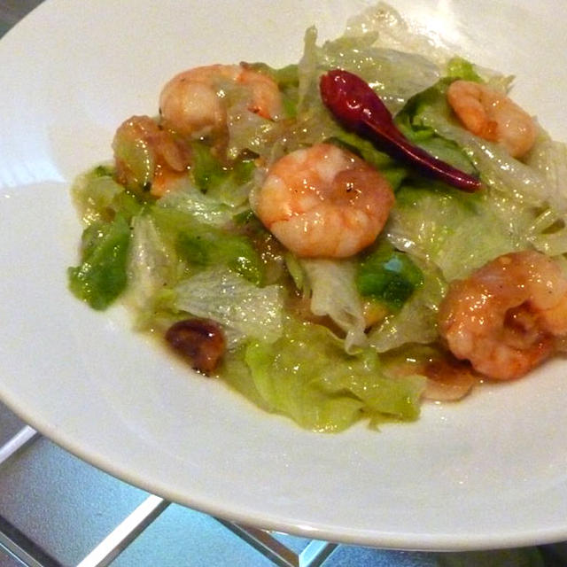 えびとレタスのシャキシャキ炒め