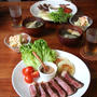ステーキ肉で牛たたき、自家製だれ。たらこポテサラ。