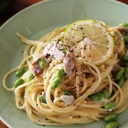 グリーンレモンで作る「枝豆とベーコンのレモンクリームパスタ」