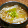 スープ餃子で簡単♪　生姜と炒めねぎどっさりのスープ餃子
