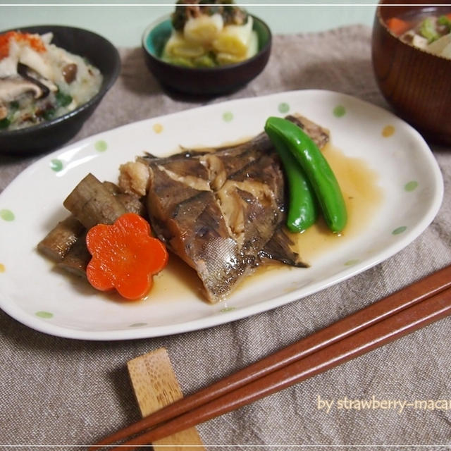 子持ちカレイの煮付け・ネギのネギ味噌掛け・豚汁・おろし和えの和食の晩御飯