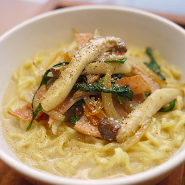 洋風！？　クリームバルサミコ醤油ラーメン