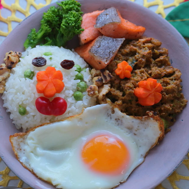 Myおひな様ご飯♪菜の花カレー