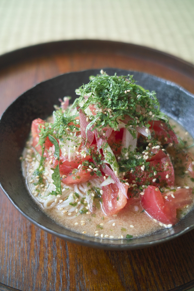 トマトの胡麻風味ぶっかけそうめん