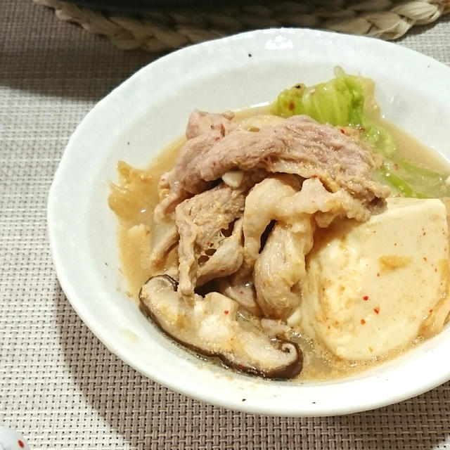 重曹で豆腐も野菜もトロトロ☆美味しさいいとこ取りのキムチ豆乳鍋