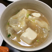 豆腐とワンタンのあんかけスープ
