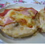 こぼさないように気を付けて　グラタンパンのチーズ焼き