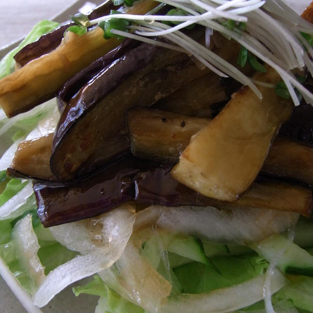 なすのにんにく醤油サラダ。