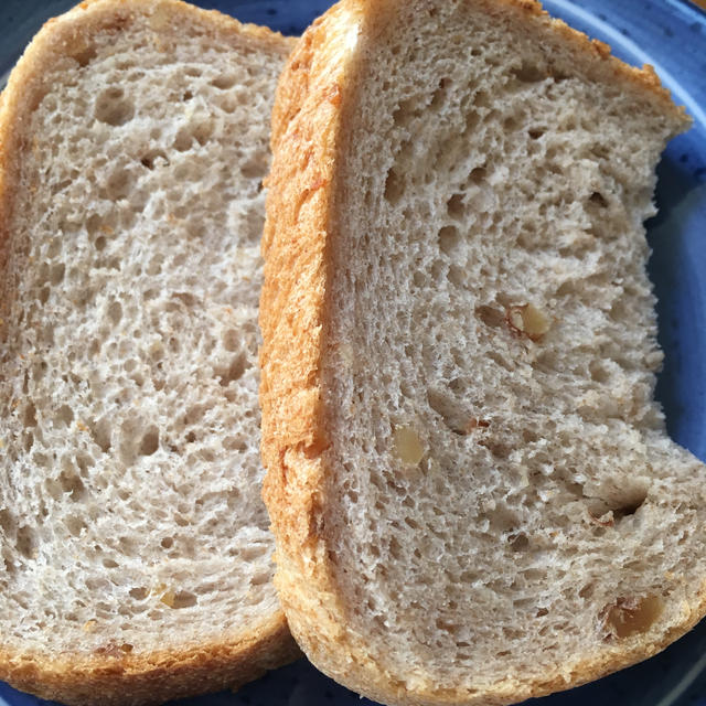 ライ麦くるみ食パン