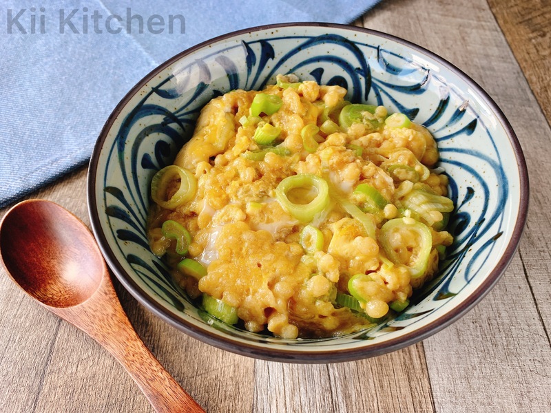 給料日前にも！レンジで「天かすの卵とじ丼」