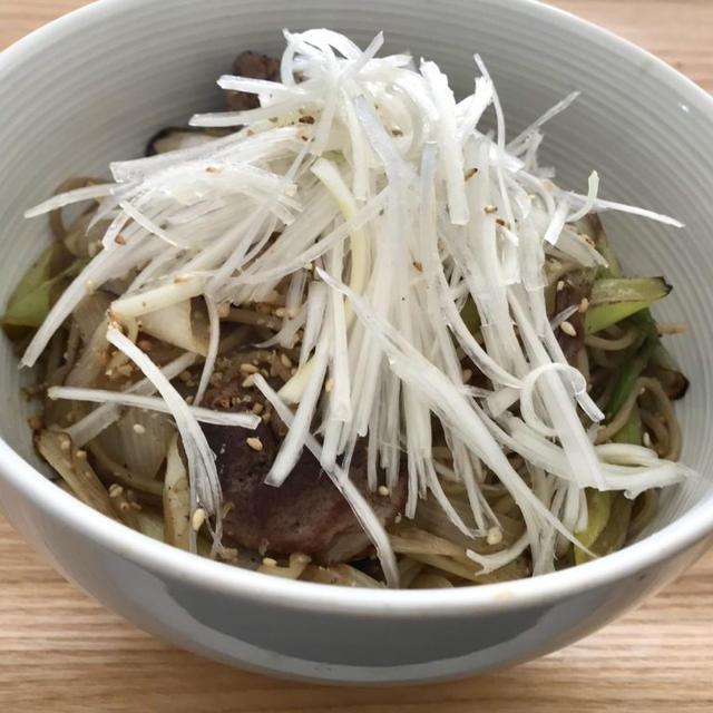 蕎麦を鉄板で焼き焦がすと、香り高い「カップ焼きそば」になる？食戟のソーマ25巻を見て、実際に作ってみた結果。