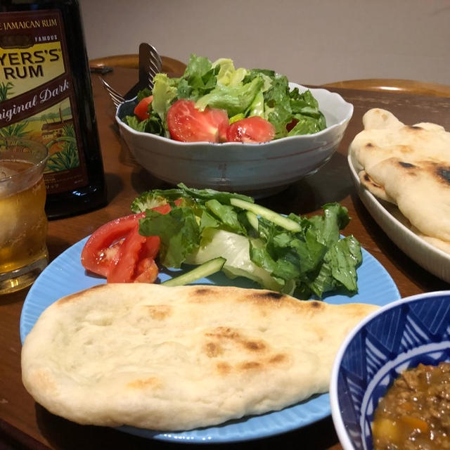 スピリキ梅サワー＆茄子とひき肉のキーマカレー＆ナンも焼いたよ(*^_^*)