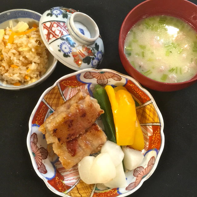 タケノコおかかご飯 に かぶと豚こまの白味噌汁