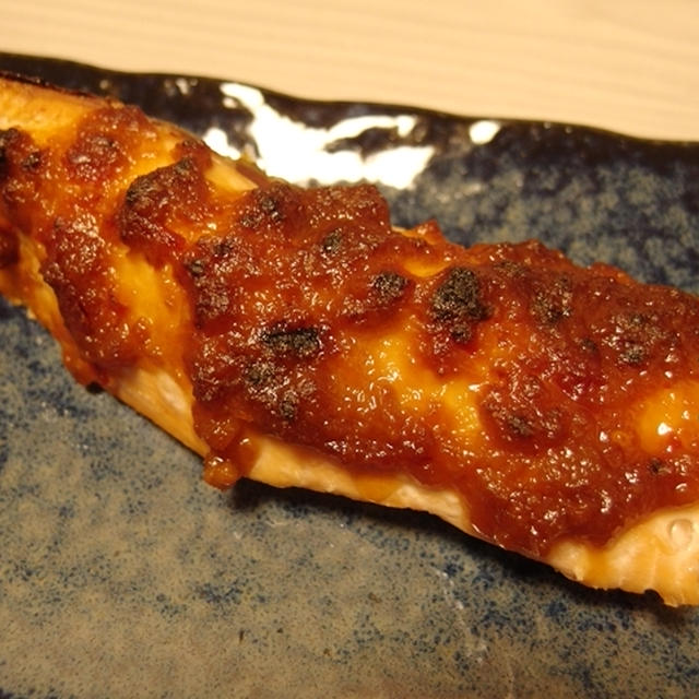 秋鮭の甘辛味噌焼き・安納芋と里芋のゴマヨ焼き