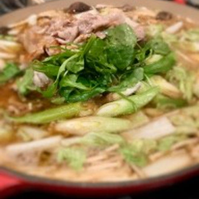 生姜焼き＆味噌ごま胡麻風味のうどん鍋