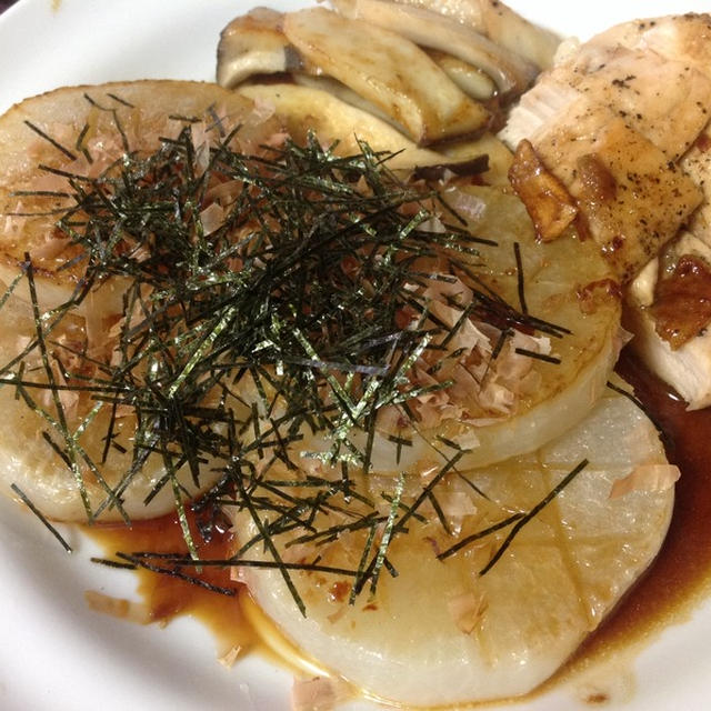 にんにくバター醤油ダレで大根ステーキ♪＆今日のご飯だけ弁当♪