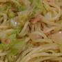 王道の賄いサーモンとキャベツのスパゲティ