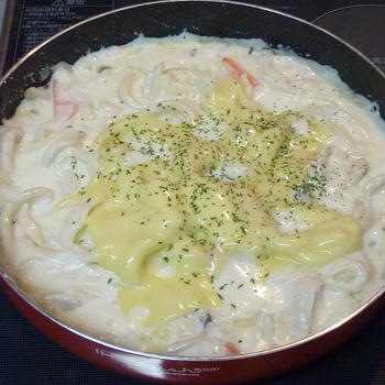 フライパンで作るグラタン風うどん♪