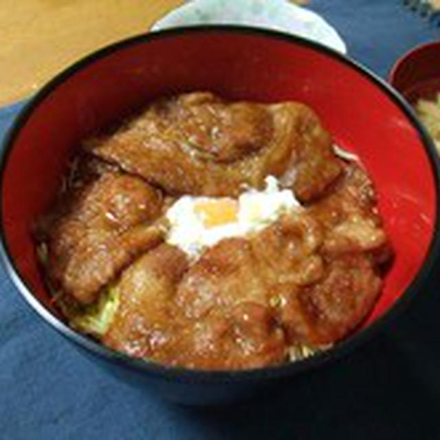 タモリ流しょうが焼きをアレンジ！簡単豚のくわ焼き丼