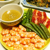 ごまハチミツみそソースをたっぷりつけていただく☆季節野菜添えプリプリ蒸し海老　- Dip prawn in the Hachimitumiso sauce -　-Recipe No.1377-