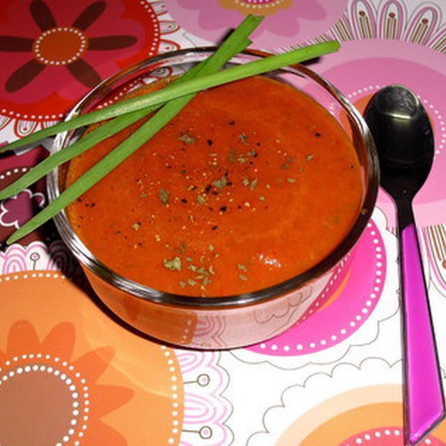 パプリカとパパイヤ情熱の赤く冷たいスープ