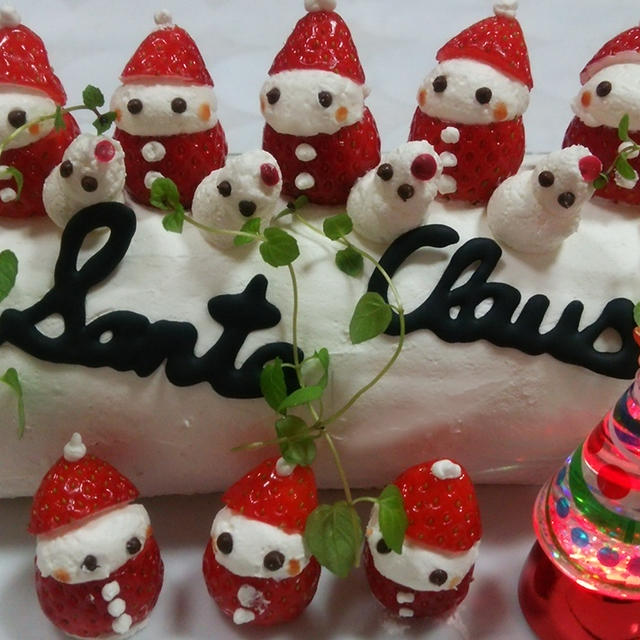 サンタのイチゴロールケーキ By Aiaimamanpaさん レシピブログ 料理ブログのレシピ満載