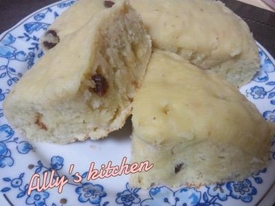 ホットケーキミックスと山芋のレーズン蒸しパン