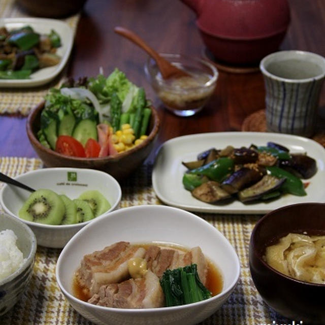 豚の角煮。なすとピーマンのオイスターソース炒め。