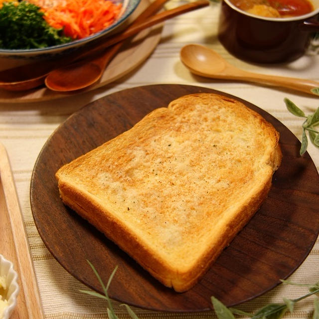 パンに振りかけて焼くだけ～♪朝食にぴったり～！色々な味から美味しさが選べるハウス食品「パパンシリーズ」でパンを楽しく～★オニオングラタントースト　-Recipe No.1540-　【Japanese】