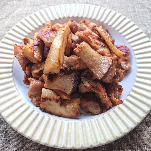 鶏ハラミとエリンギの味噌と焼肉のたれ炒め