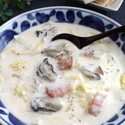 牡蠣と白菜の白味噌チャウダー