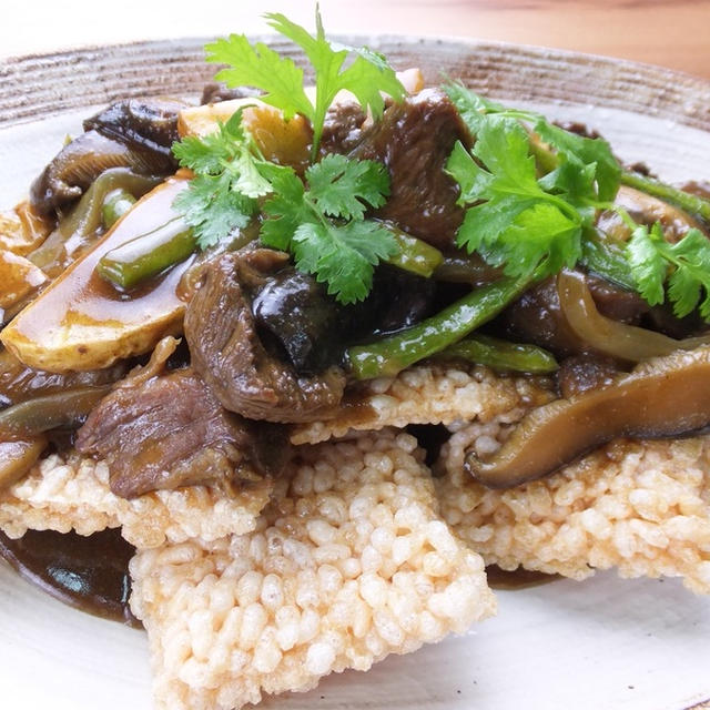 牛肉とおこげの中華カレー