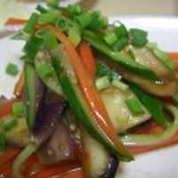 野菜のうまみドレッシングトマトで蒸し野菜サラダ♪