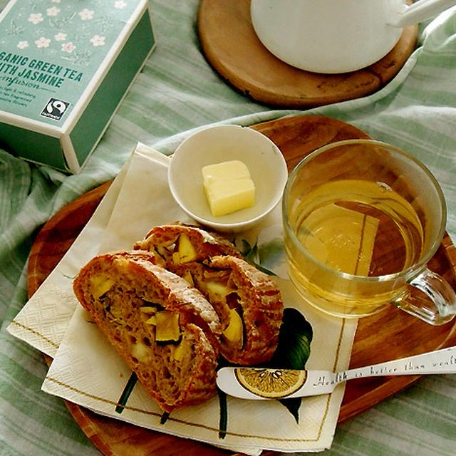 美味しいお茶ときな粉とさつま芋のパン＆嬉しいこと＆にゃ♪