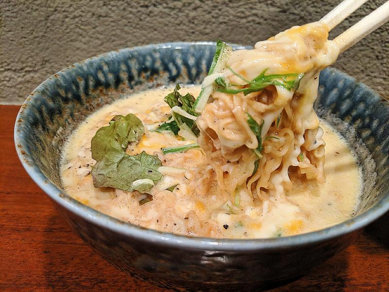 旨すぎてヤバい！アレンジ チキンラーメン カルボナーラ風の作り方