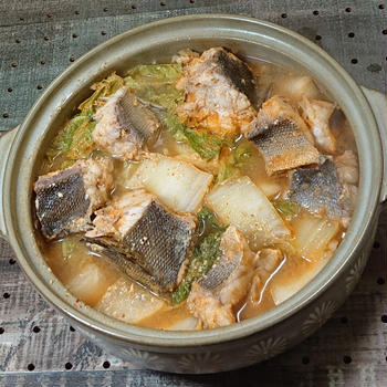 だし不要ぽかぽかイサキ味噌鍋（白菜、大根）