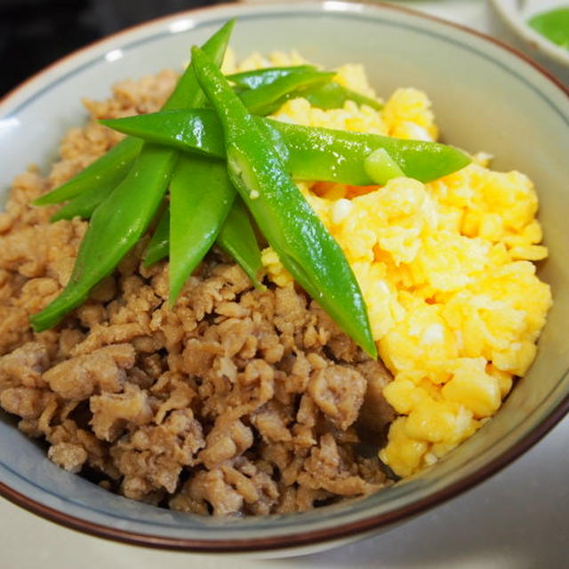 旦那さん念願の。。。鶏そぼろ丼。