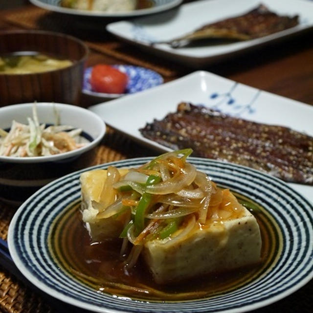 麺つゆで豆腐ステーキの野菜あん。さんまのみりん干し。