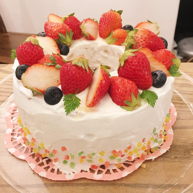 オシャレな デコレーションシフォンケーキ By Tomoichigoさん レシピブログ 料理ブログのレシピ満載