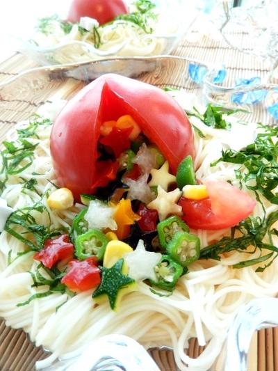 夏野菜の星屑が詰まった丸ごとトマトの素麺