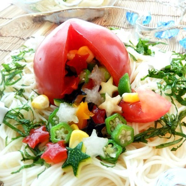 夏野菜の星屑が詰まった丸ごとトマトの素麺
