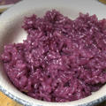 紫色の野菜ジュースで炊き込みご飯