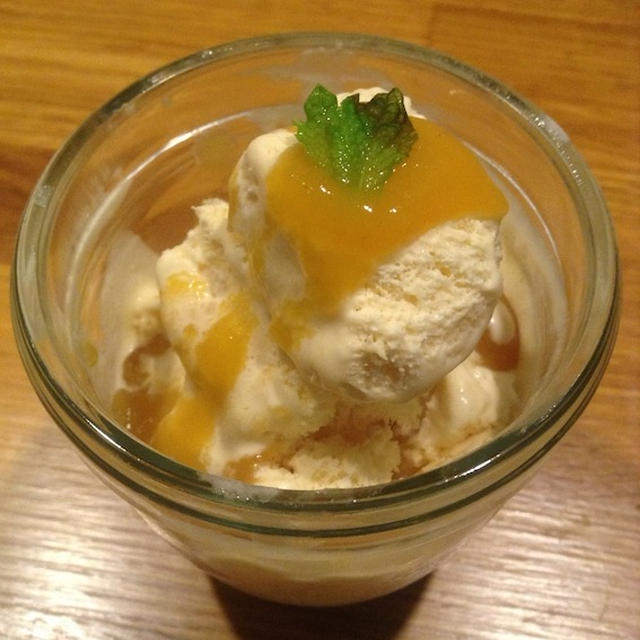 七夕に自作アイスを食べる　「バニラアイス〜マンゴーソース〜」